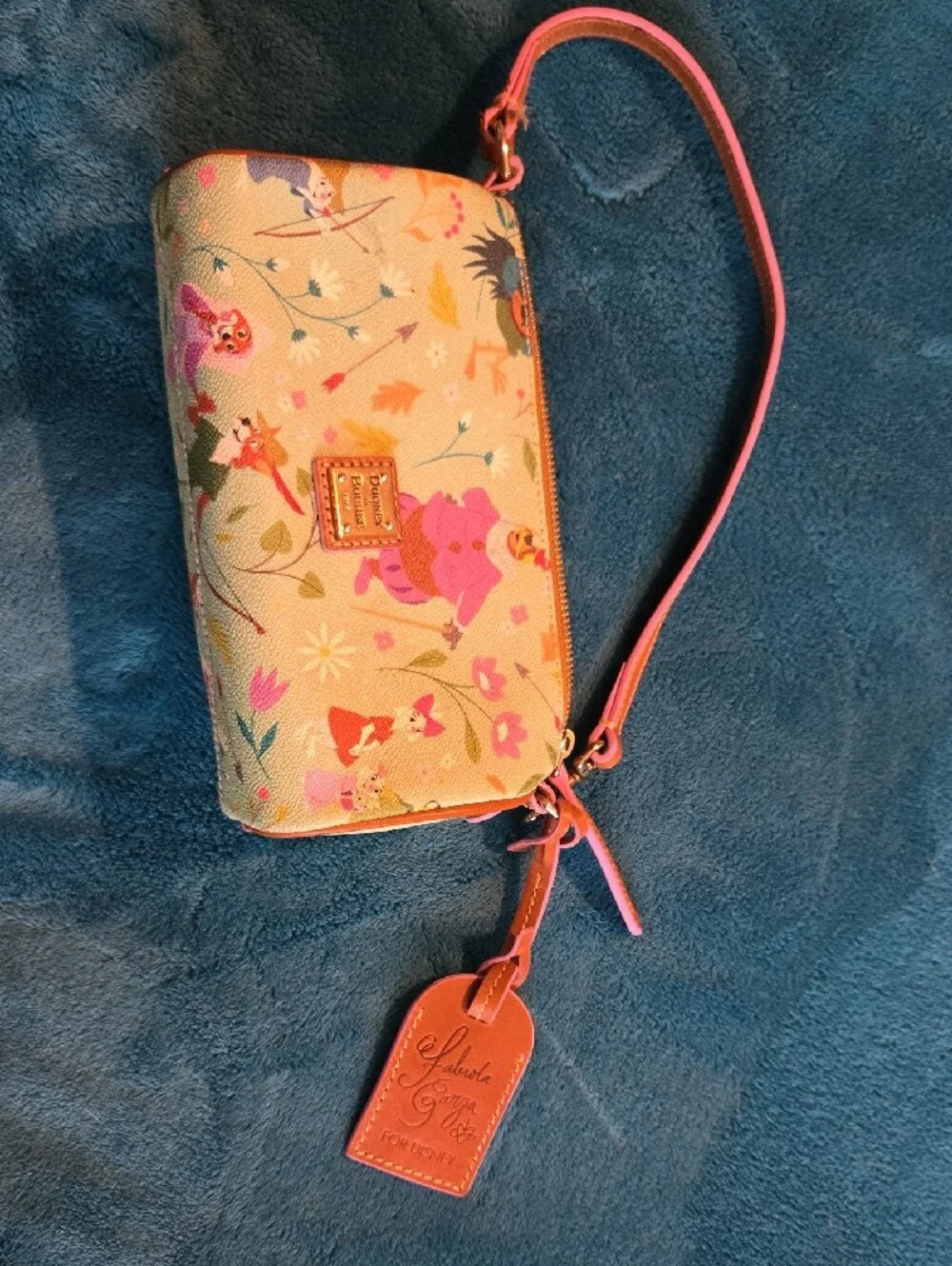 New Disney's Robin Hood Handbag By Dooney & Bourke - Picture 3 of 10